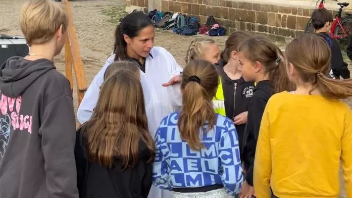 252 Leuvense scholieren worden lid van Klimaatbende om de klimaatuitdagingen op de agenda van de scholen te zetten. 