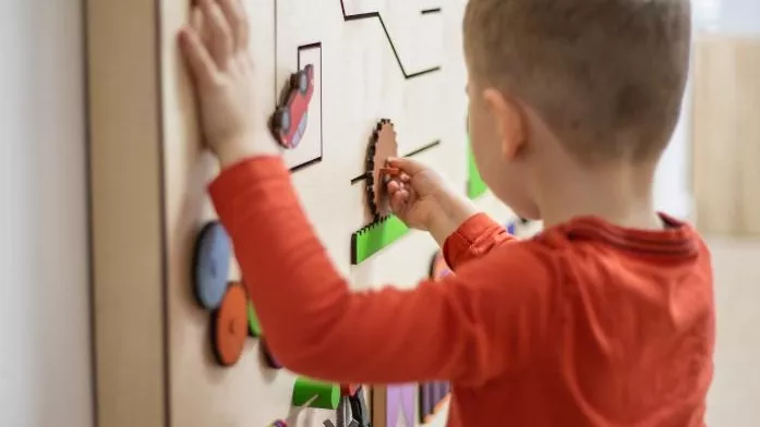 Naar de kindertherapeut: de wereld van speltherapie in de Bib Leuven