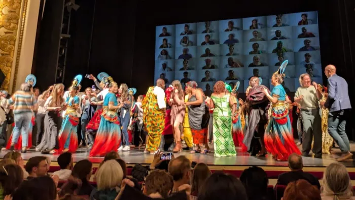 Leuvenaars met diverse achtergronden voeren hun voorstelling op in de Schouwburg