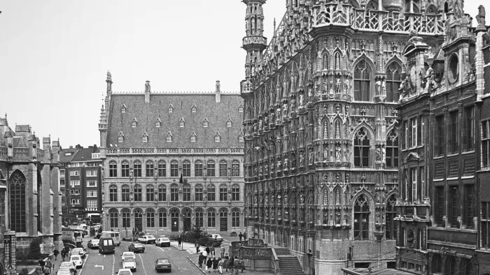 p. 24 - Grote Markt - voor.jpg