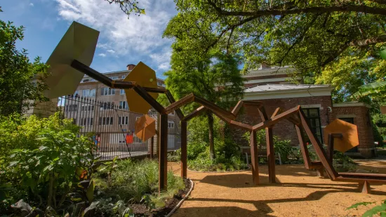 Nieuw kunstwerk k:scope maakt dekolonisatie tastbaar