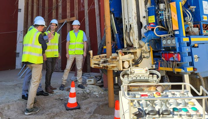 Leuven pioniert als eerste stad in Vlaanderen met een warmtenet dat de energie van verschillende natuurelementen combineert.