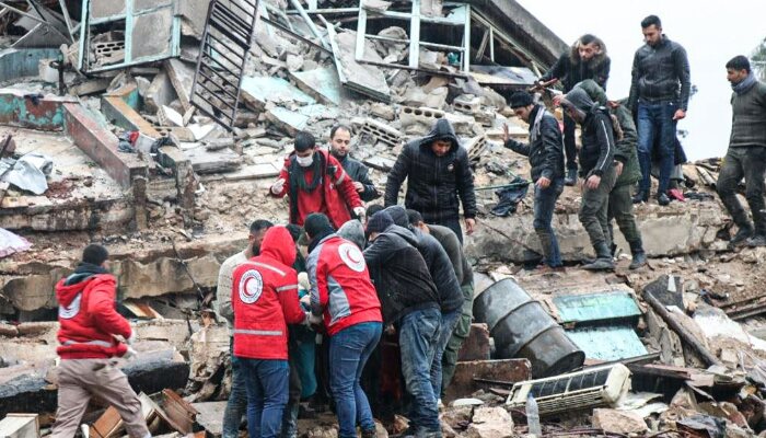 Het stadsbestuur van Leuven heeft beslist om onmiddellijk 20.000 euro te storten aan het Rode Kruis Vlaanderen, voor humanitaire hulp in de regio.